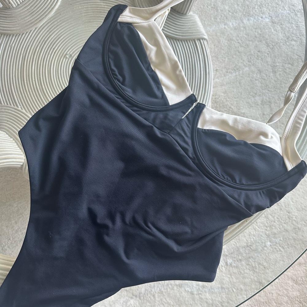 Monday swim swimsuit V size (XL)